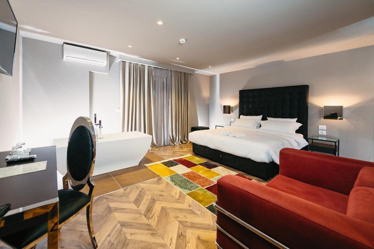 Hotel Egnatia Berxull ภายนอก รูปภาพ