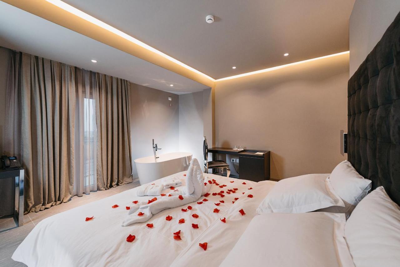 Hotel Egnatia Berxull ภายนอก รูปภาพ