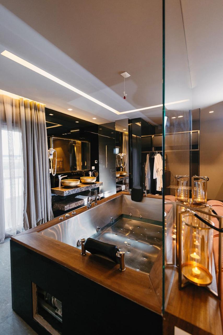 Hotel Egnatia Berxull ภายนอก รูปภาพ
